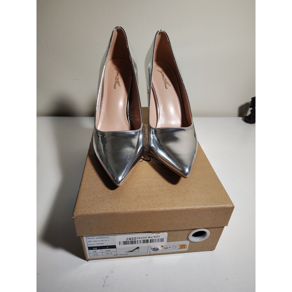 GENSHUO Women's Silver Reflective Pumps Size US 7 With Box Fast Shipping !
